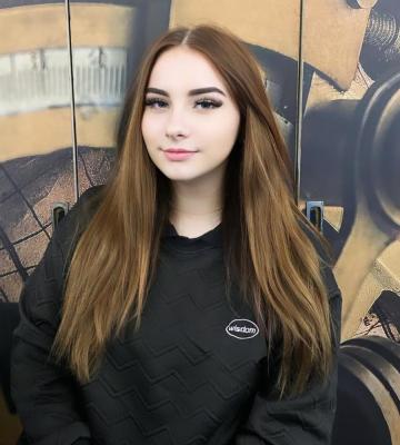 Barber Lady Emma